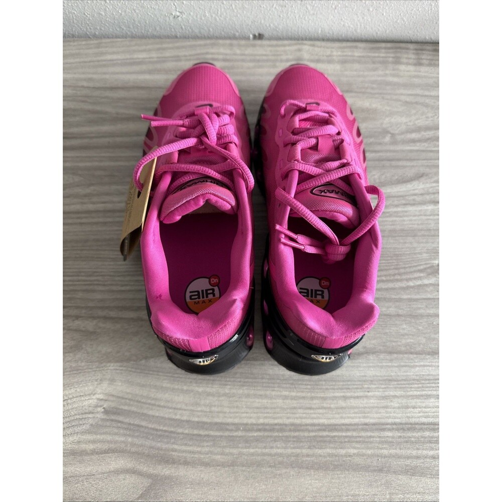 Nike Pink and Black Athletic Shoes - Picture 8 of 12